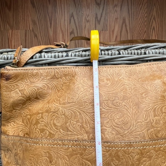 Steve Madden Embossed Genuine Leather Purse - Picture 11 of 11